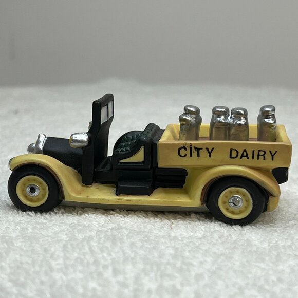 Dept 56 Transport - Dairy Truck, Christmas in the City Loose Figurine from 1988 - Picture 5 of 7